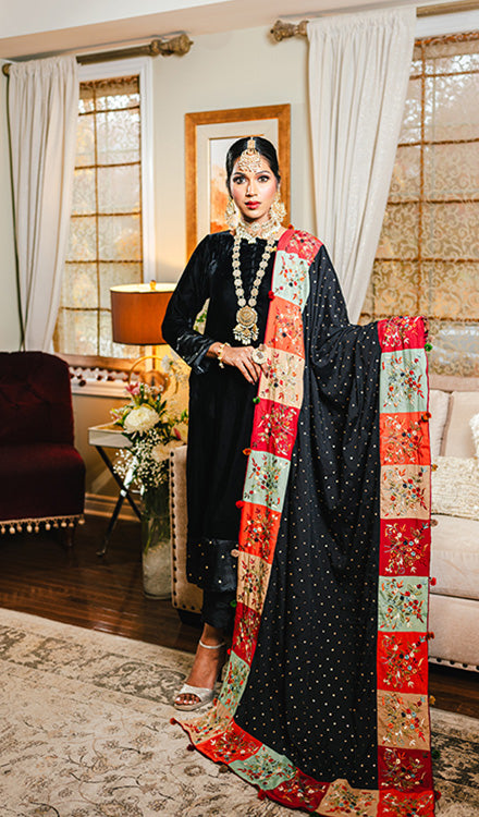 NOURAN Black Shawl